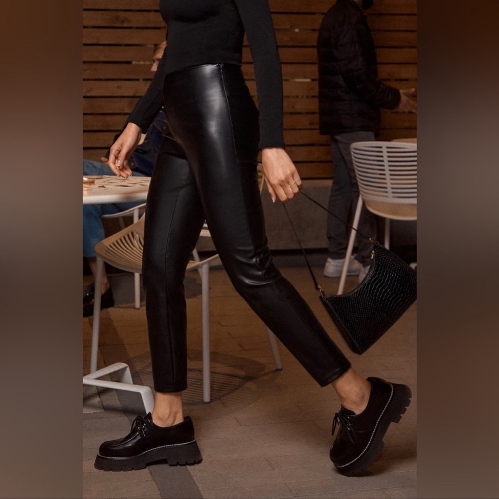 NWT Fabletics Vegan Leather High Waisted Leggings Size Small